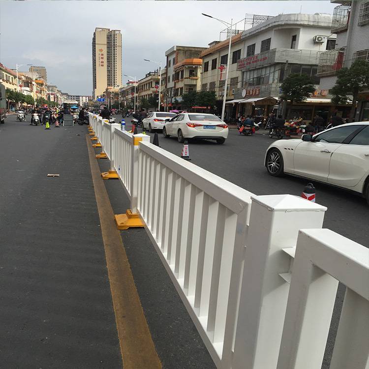 惠州路***式道路護欄深標(biāo)1人行道路護欄熱鍍鋅實心港式護欄