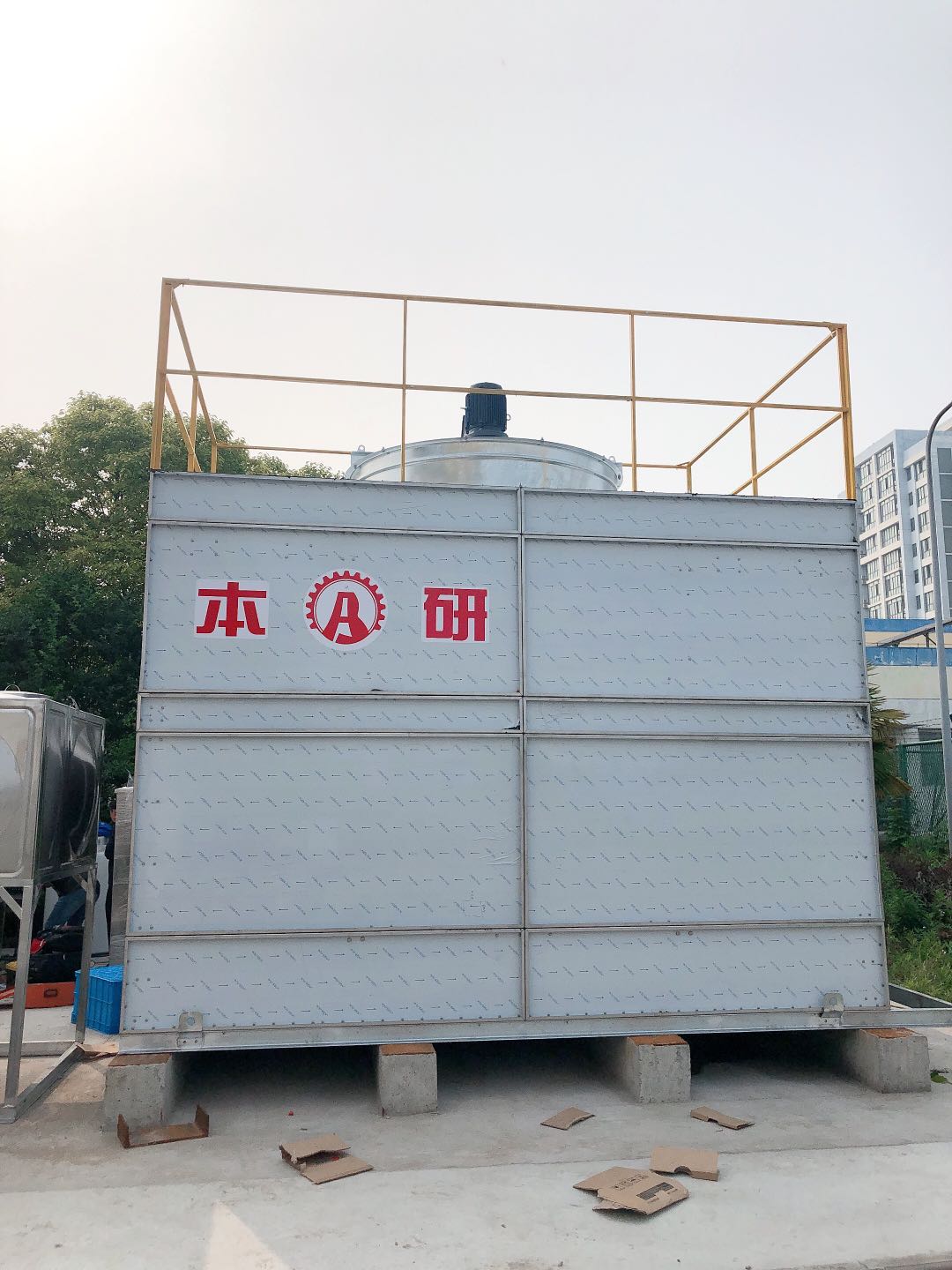 本研方形橫流閉式冷卻塔BY-BH-150T封閉式管路節(jié)能節(jié)電無污染