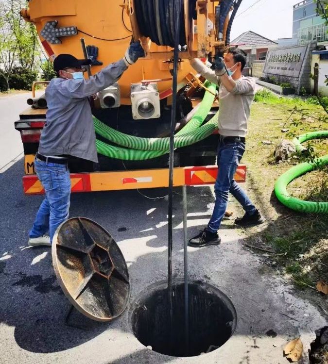 無錫市商業(yè)街排污管道高壓清洗化糞池抽運(yùn)隔油池清底CCTV檢測