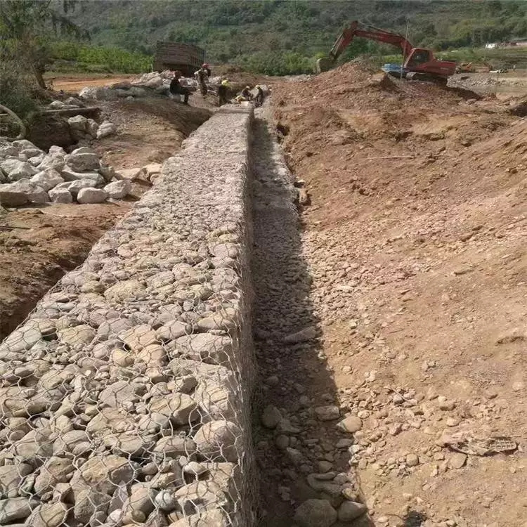 包塑石籠防汛固土格賓擋墻河道治理雷諾護墊焊接景觀石籠網(wǎng)